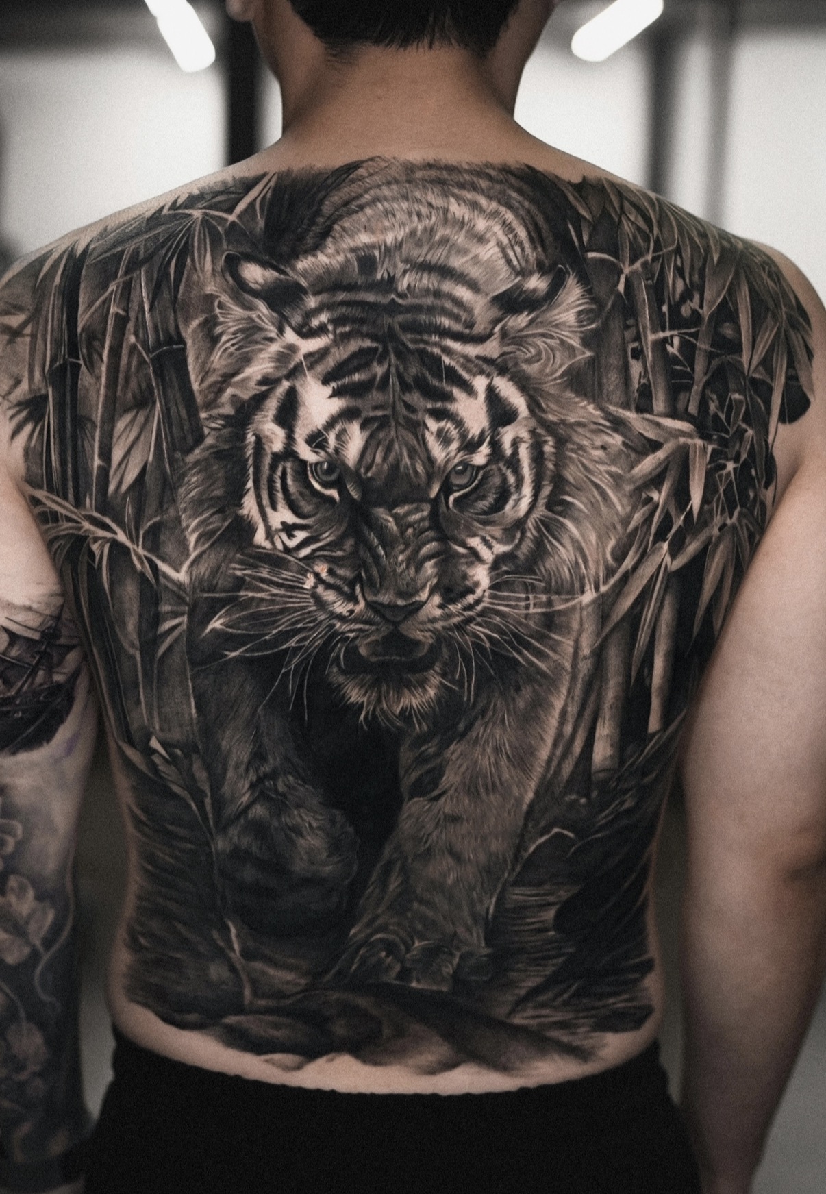 Tiger and bamboo backpiece